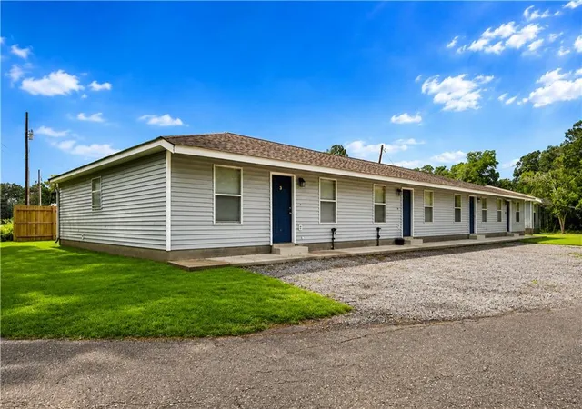 Photo 3 of Multi family home for sale at 15313 W Hoffman Rd, Hammond, LA 70403 | MLS# 2574857 | Listing updated on 2026-09-08