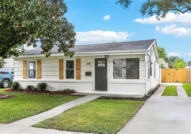 Photo 2 of Sale Pending at 308 Florida St, River Ridge, LA 70123 | MLS# 2575415 | Listing updated on 2026-09-07