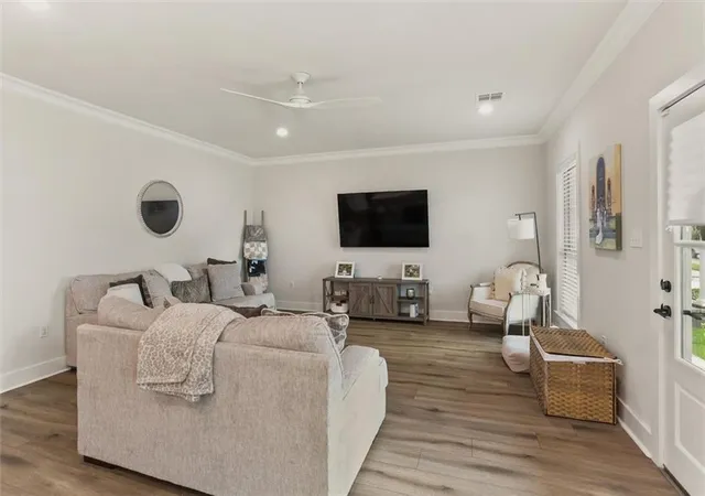 Photo 2 of Single family home for sale at 721 Barataria Blvd, Marrero, LA 70072 | MLS# 2575422 | Listing updated on 2026-09-22