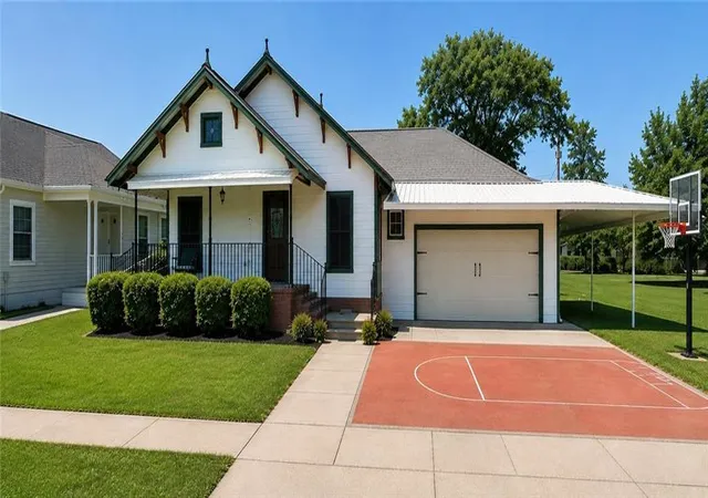Photo 3 of Single family home for sale at 1528 Schnell Dr, Arabi, LA 70032 | MLS# 2575428 | Listing updated on 2026-10-01