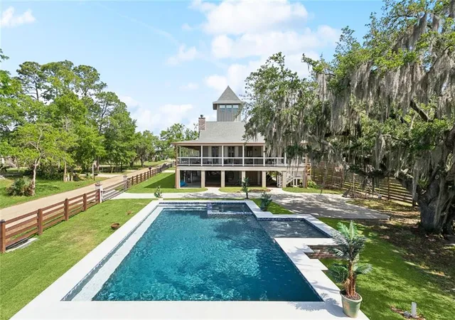 Photo 3 of Single family home for sale at 115 Holly St, Mandeville, LA 70448 | MLS# 2573696 | Listing updated on 2026-09-02