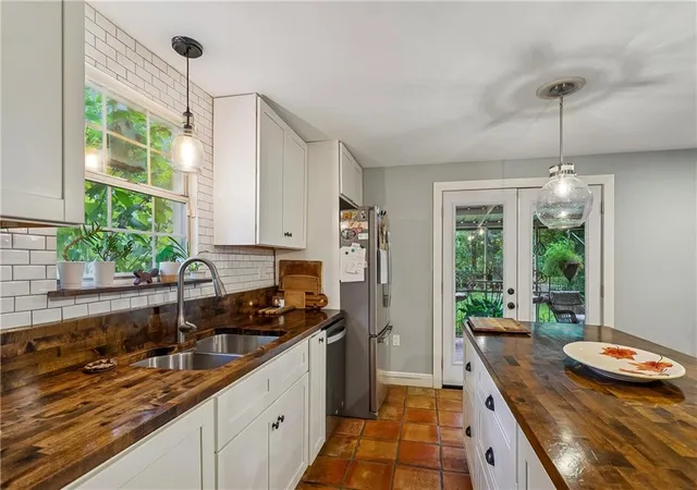 Photo 3 of Sale Pending at 71544 St John St, Abita Springs, LA 70420 | MLS# 2575458 | Listing updated on 2026-09-15