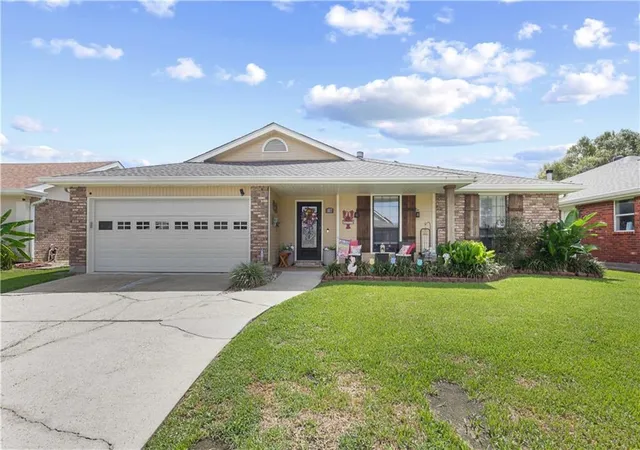 Photo 1 of Single family home for sale at 117 Columbia Pl, Slidell, LA 70458 | MLS# 2575426 | Listing updated on 2026-09-19