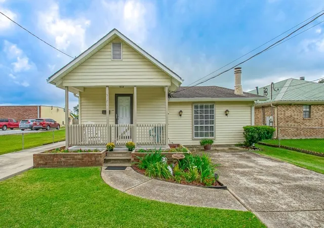 Single family home for sale at 5101 Belle Terre Rd, Marrero, LA 70072 | MLS# 2575116