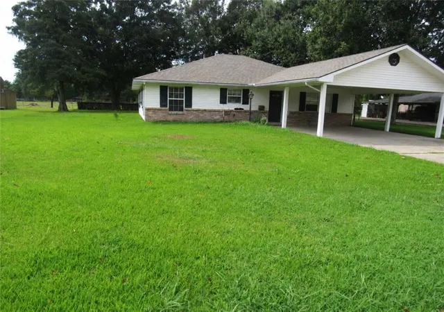 Photo 1 of Single family home for sale at 956 Bohne Rd, Port Allen, LA 70767 | MLS# 2575510 | Listing updated on 2026-09-03