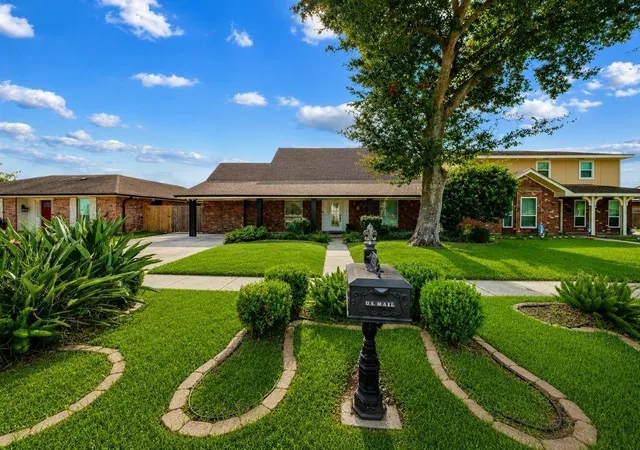 Photo 3 of Single family home for sale at 2560 Vulcan St, Harvey, LA 70058 | MLS# 2574889 | Listing updated on 2026-09-17