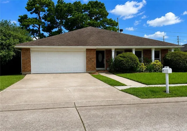 Photo 1 of Single family home for sale at 59 Yellowstone St, Kenner, LA 70065 | MLS# 2575363 | Listing updated on 2026-09-21