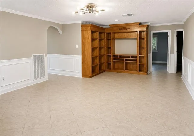 Photo 3 of Single family home for sale at 59 Yellowstone St, Kenner, LA 70065 | MLS# 2575363 | Listing updated on 2026-09-21