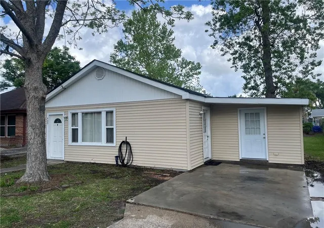 Photo 1 of Single family home for sale at 409 Grove St, Metairie, LA 70003 | MLS# 2574846 | Listing updated on 2026-09-04