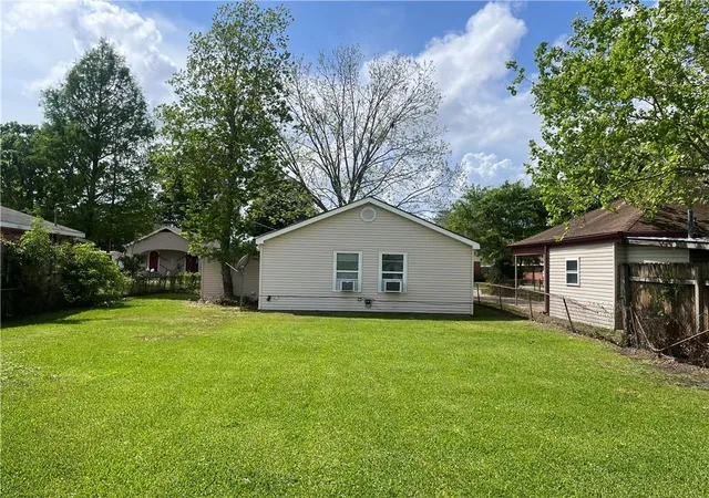 Photo 2 of Single family home for sale at 409 Grove St, Metairie, LA 70003 | MLS# 2574846 | Listing updated on 2026-09-04