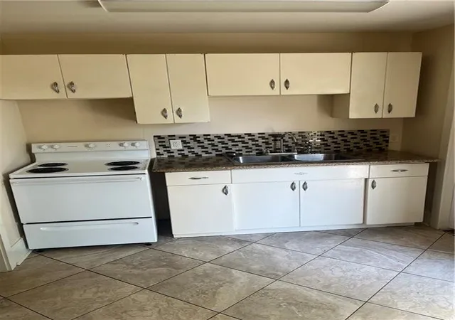Photo 3 of Single family home for sale at 409 Grove St, Metairie, LA 70003 | MLS# 2574846 | Listing updated on 2026-09-04