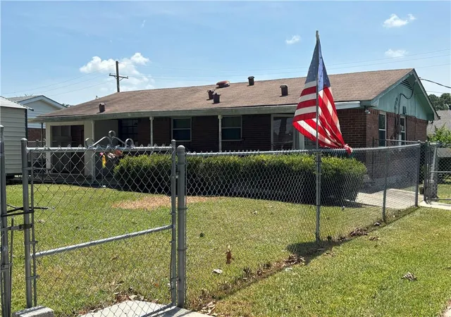 Photo 2 of Single family home for sale at 2408 24th Street, Kenner, LA 70062 | MLS# 2575094 | Listing updated on 2026-09-04