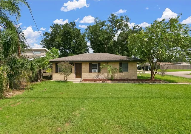 Photo 1 of Single family home for sale at 227 Barton Ave, Luling, LA 70070 | MLS# 2574836 | Listing updated on 2026-09-04