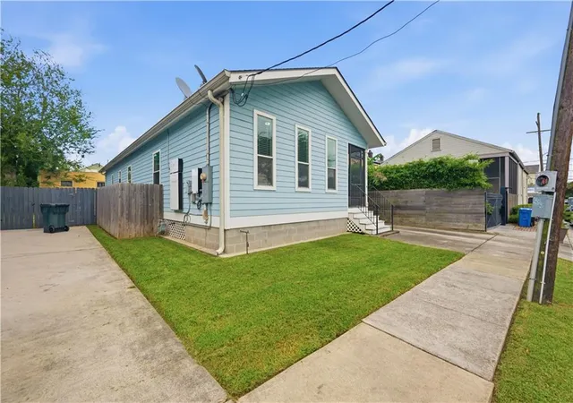 Photo 2 of Single family home for sale at 1813 Toledano St, New Orleans, LA 70115 | MLS# 2574713 | Listing updated on 2026-10-04