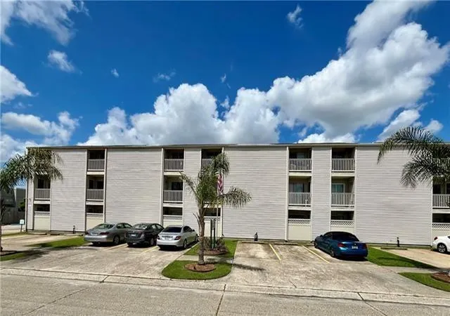Condo for sale at 2330 Edenborn Ave #326, Metairie, LA 70001 | MLS# 2574044