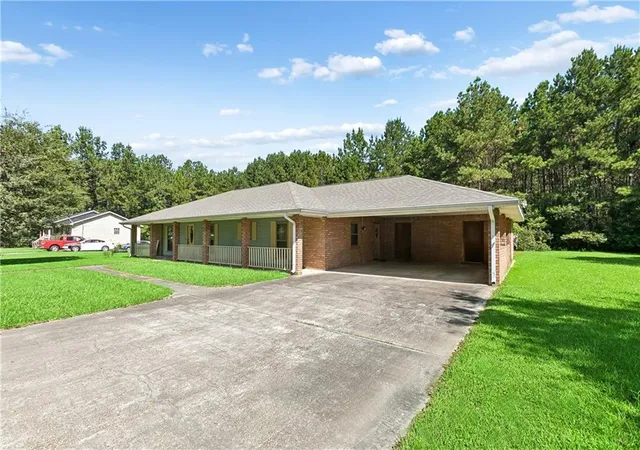 Photo 2 of Single family home for sale at 19207 Carters Ln, Hammond, LA 70403 | MLS# 2575406 | Listing updated on 2026-09-04