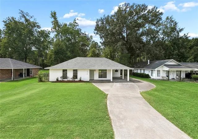 Photo 2 of Single family home for sale at 10166 Amelia Ln, Hammond, LA 70403 | MLS# 2575630 | Listing updated on 2026-09-14