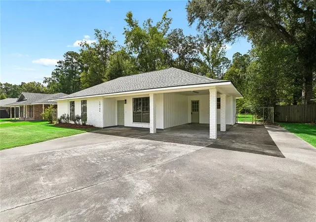 Photo 3 of Single family home for sale at 10166 Amelia Ln, Hammond, LA 70403 | MLS# 2575630 | Listing updated on 2026-09-14
