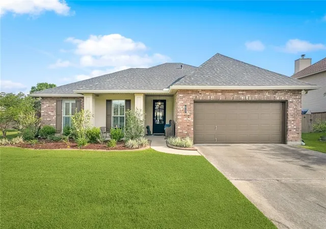 Photo 1 of Single family home for sale at 613 Del Sol Pass, Covington, LA 70433 | MLS# 2575645 | Listing updated on 2026-09-03