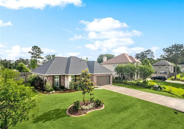 Photo 2 of Single family home for sale at 613 Del Sol Pass, Covington, LA 70433 | MLS# 2575645 | Listing updated on 2026-09-03