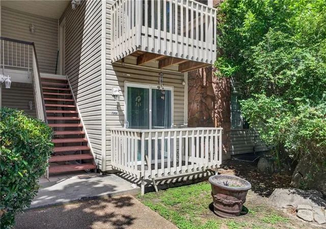 Photo 2 of Condo for sale at 736 Village Rd #A, Kenner, LA 70065 | MLS# 2575583 | Listing updated on 2026-09-19