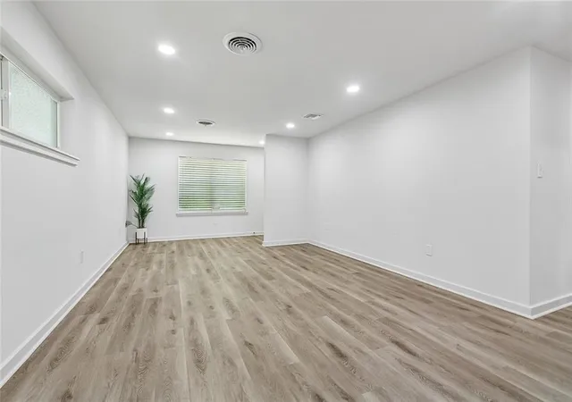 Photo 3 of Single family home for sale at 2900 Belmont Pl, Metairie, LA 70002 | MLS# 2575293 | Listing updated on 2026-10-03