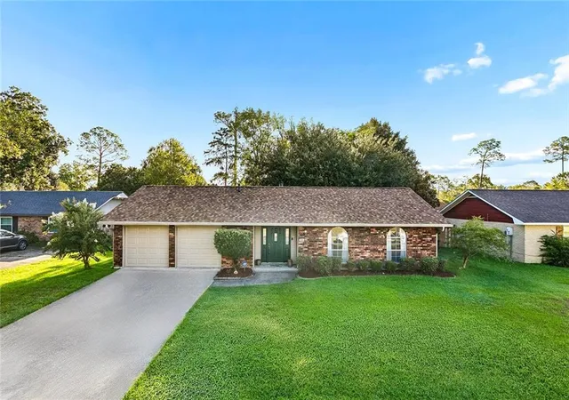 Photo 2 of Single family home for sale at 1040 Rue Latour, Slidell, LA 70458 | MLS# 2574942 | Listing updated on 2026-09-21
