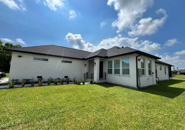 Photo 2 of Single family home for sale at 624 Desoto Dr, La Place, LA 70068 | MLS# 2571798 | Listing updated on 2026-09-19