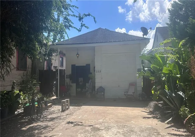 Photo 1 of Single family home for sale at 359 Sala Ave, Westwego, LA 70094 | MLS# 2575724 | Listing updated on 2026-09-05