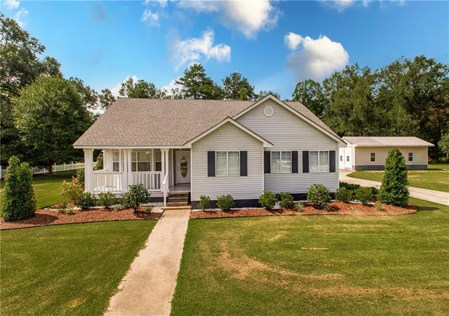 Photo 1 of Single family home for sale at 14076 Manina Ln, Tickfaw, LA 70466 | MLS# 2575485 | Listing updated on 2026-09-04