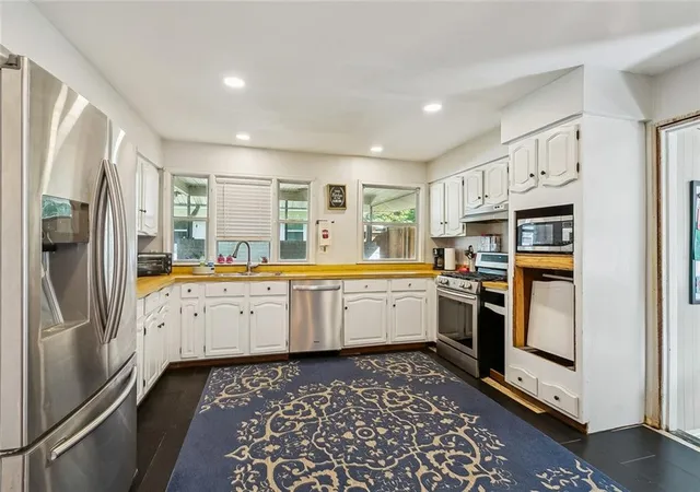 Photo 3 of Single family home for sale at 3617 Page Dr, Metairie, LA 70003 | MLS# 2575777 | Listing updated on 2026-09-04
