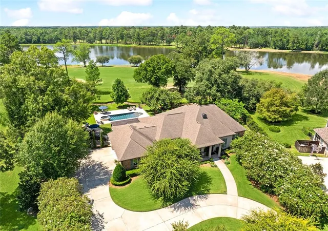 Photo 4 of Single family home for sale at 600 Northwoods Dr, Abita Springs, LA 70420 | MLS# 2575036 | Listing updated on 2026-09-04