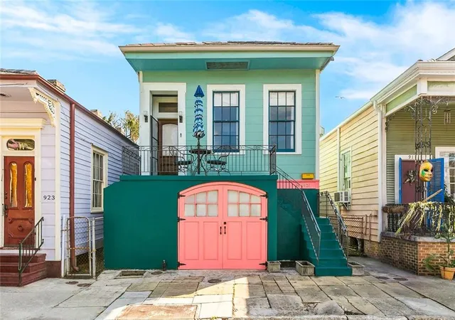 Photo 1 of Single family home for sale at 921 Clouet St, New Orleans, LA 70117 | MLS# 2575736 | Listing updated on 2026-10-02