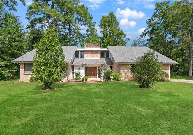 Photo 1 of Single family home for sale at 20047 Richland Dr, Bogalusa, LA 70427 | MLS# 2575632 | Listing updated on 2026-09-16