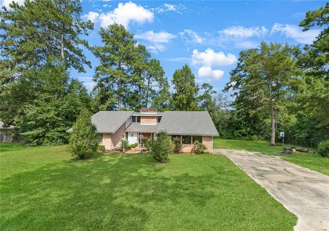 Photo 2 of Single family home for sale at 20047 Richland Dr, Bogalusa, LA 70427 | MLS# 2575632 | Listing updated on 2026-09-16