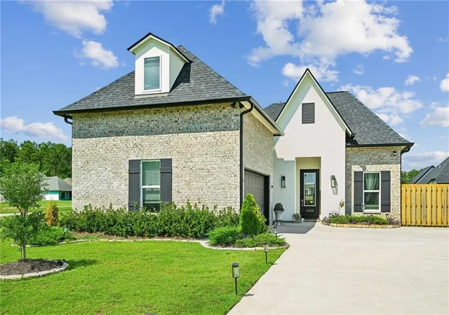 Photo 1 of Single family home for sale at 4068 Kelly Lake Ln, Madisonville, LA 70447 | MLS# 2575826 | Listing updated on 2026-09-19