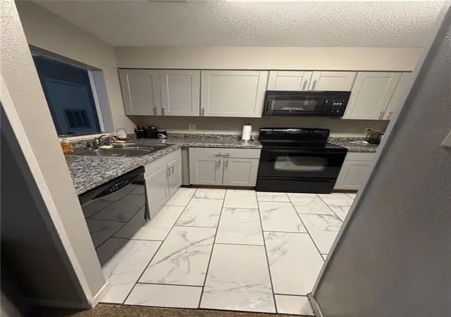 Photo 2 of Condo for sale at 2425 Oxford Pl #123, Gretna, LA 70056 | MLS# 2575815 | Listing updated on 2026-09-17