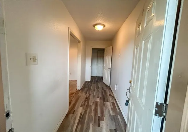 Photo 3 of Sale Pending at 2136 S Glencove Ln, Terrytown, LA 70056 | MLS# 2575860 | Listing updated on 2026-09-12