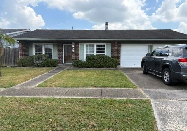 Single family home for sale at 673 Oakwood Dr, Terrytown, LA 70056 | MLS# 2575861