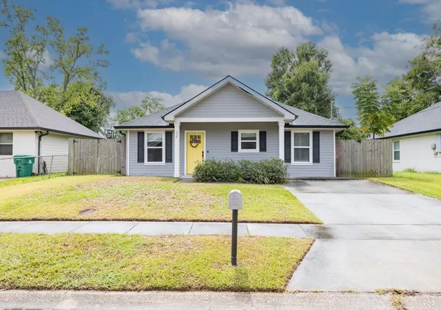 Single family home for sale at 32 Evergold Ln, Waggaman, LA 70094 | MLS# 2575817