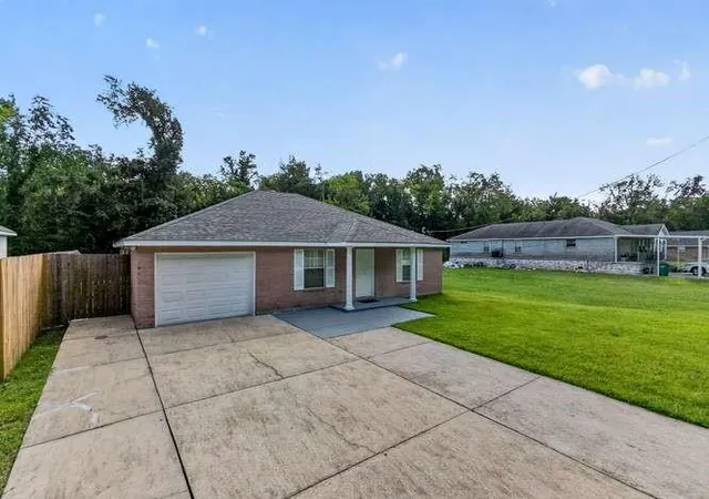 Photo 2 of Single family home for sale at 556 Magnolia Ave, La Place, LA 70068 | MLS# 2575694 | Listing updated on 2026-09-21