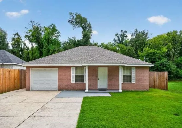 Photo 3 of Single family home for sale at 556 Magnolia Ave, La Place, LA 70068 | MLS# 2575694 | Listing updated on 2026-09-21