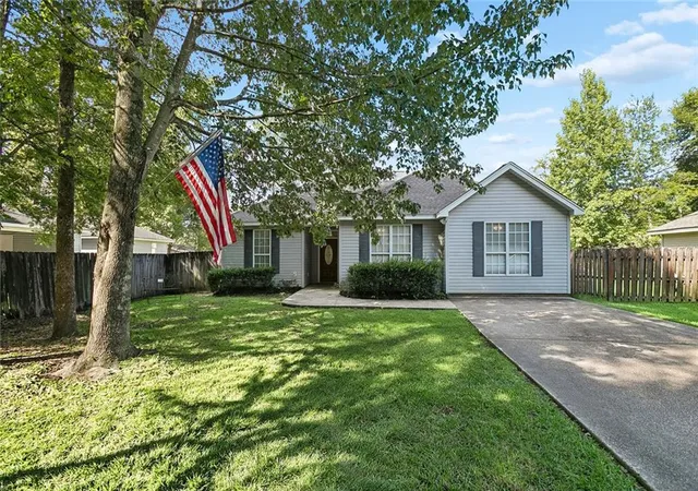 Photo 1 of Single family home for sale at 2140 2nd Street, Mandeville, LA 70471 | MLS# 2575337 | Listing updated on 2026-09-07
