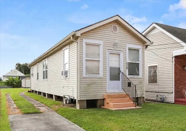 Photo 1 of Single family home for sale at 528 8th Street, Gretna, LA 70053 | MLS# 2575701 | Listing updated on 2026-09-05