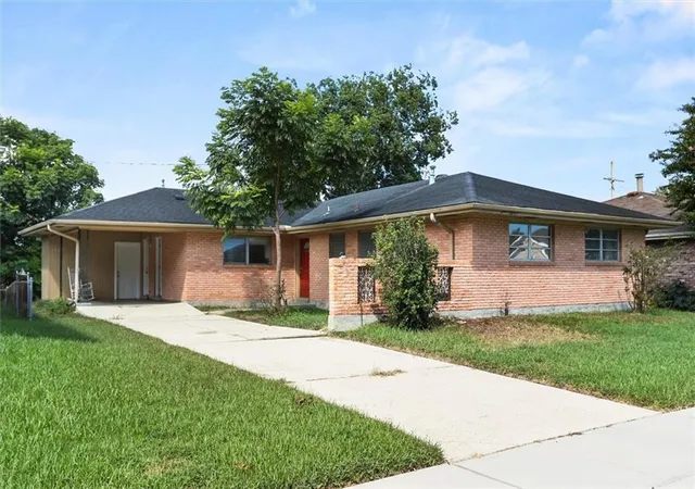 Photo 1 of Single family home for sale at 1812 Airline Park Blvd, Metairie, LA 70003 | MLS# 2575703 | Listing updated on 2026-09-21