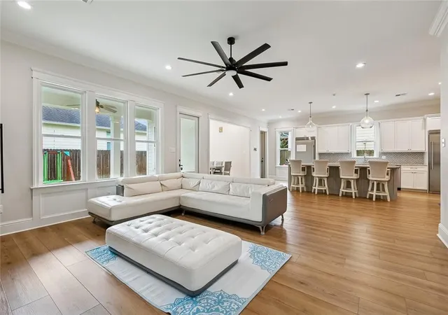Photo 3 of Sale Pending at 6415 Bellaire Dr, New Orleans, LA 70124 | MLS# 2575361 | Listing updated on 2026-09-26