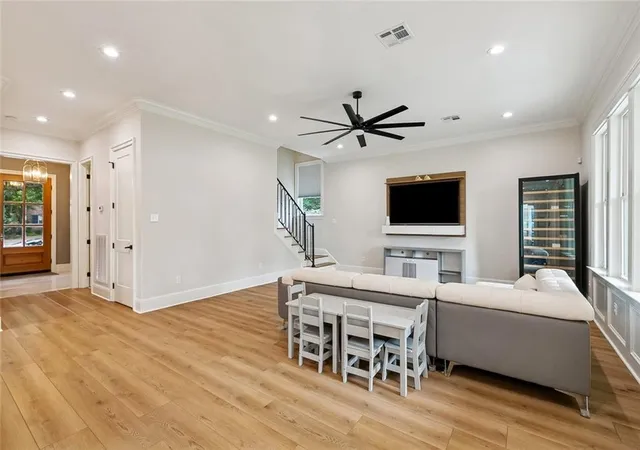 Photo 3 of Sale Pending at 6415 Bellaire Dr, New Orleans, LA 70124 | MLS# 2575361 | Listing updated on 2026-09-26