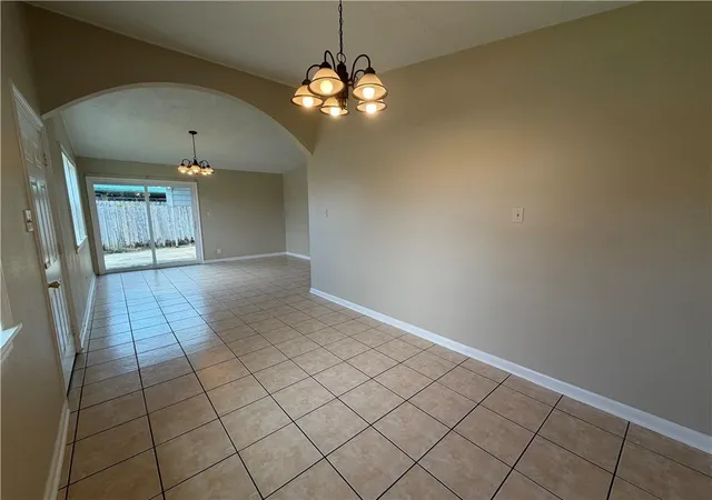 Photo 3 of Single family home for sale at 515 Diplomat St, Gretna, LA 70056 | MLS# 2574985 | Listing updated on 2026-09-23