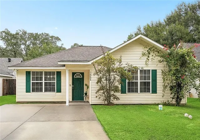 Photo 1 of Single family home for sale at 135b Bryant St, Madisonville, LA 70447 | MLS# 2575921 | Listing updated on 2026-09-15