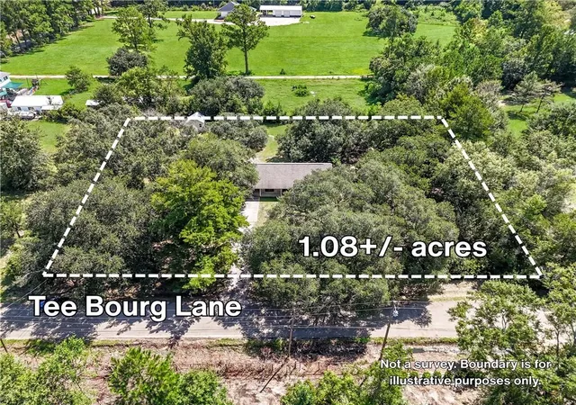 Photo 3 of Sale Pending at 70226 Tee Bourg Ln, Mandeville, LA 70471 | MLS# 2575910 | Listing updated on 2026-09-09
